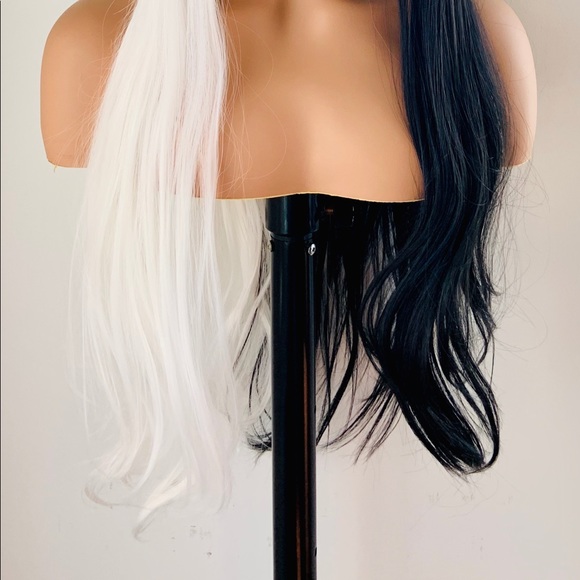 Gorgeous White & Black Versatile 13x2.5 Lace Front Wig for Daily Wear or Events - Picture 2 of 13